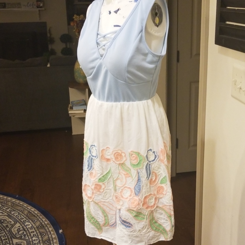 Shop the Trends size Medium Dress